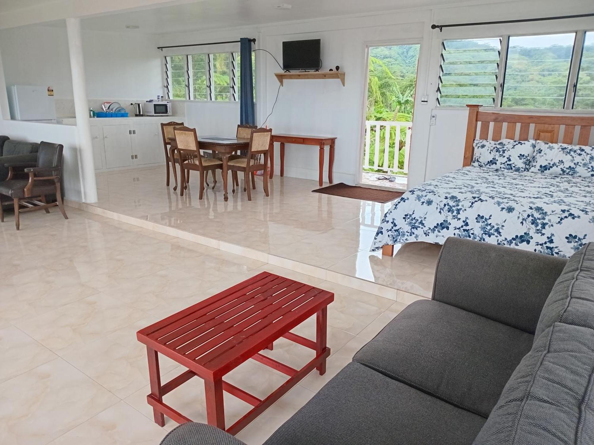 Dave Parker Eco Lodge Hotel Апиа Екстериор снимка
