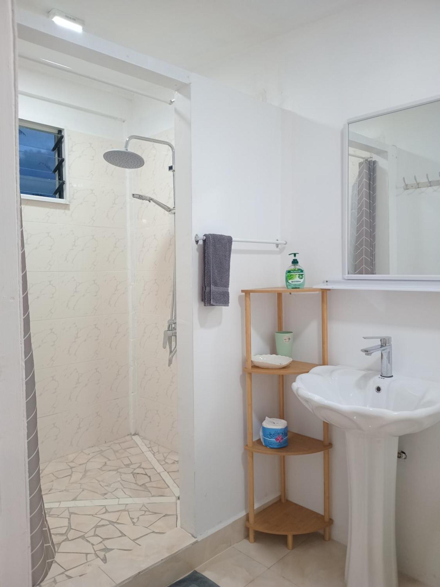 Dave Parker Eco Lodge Hotel Апиа Екстериор снимка