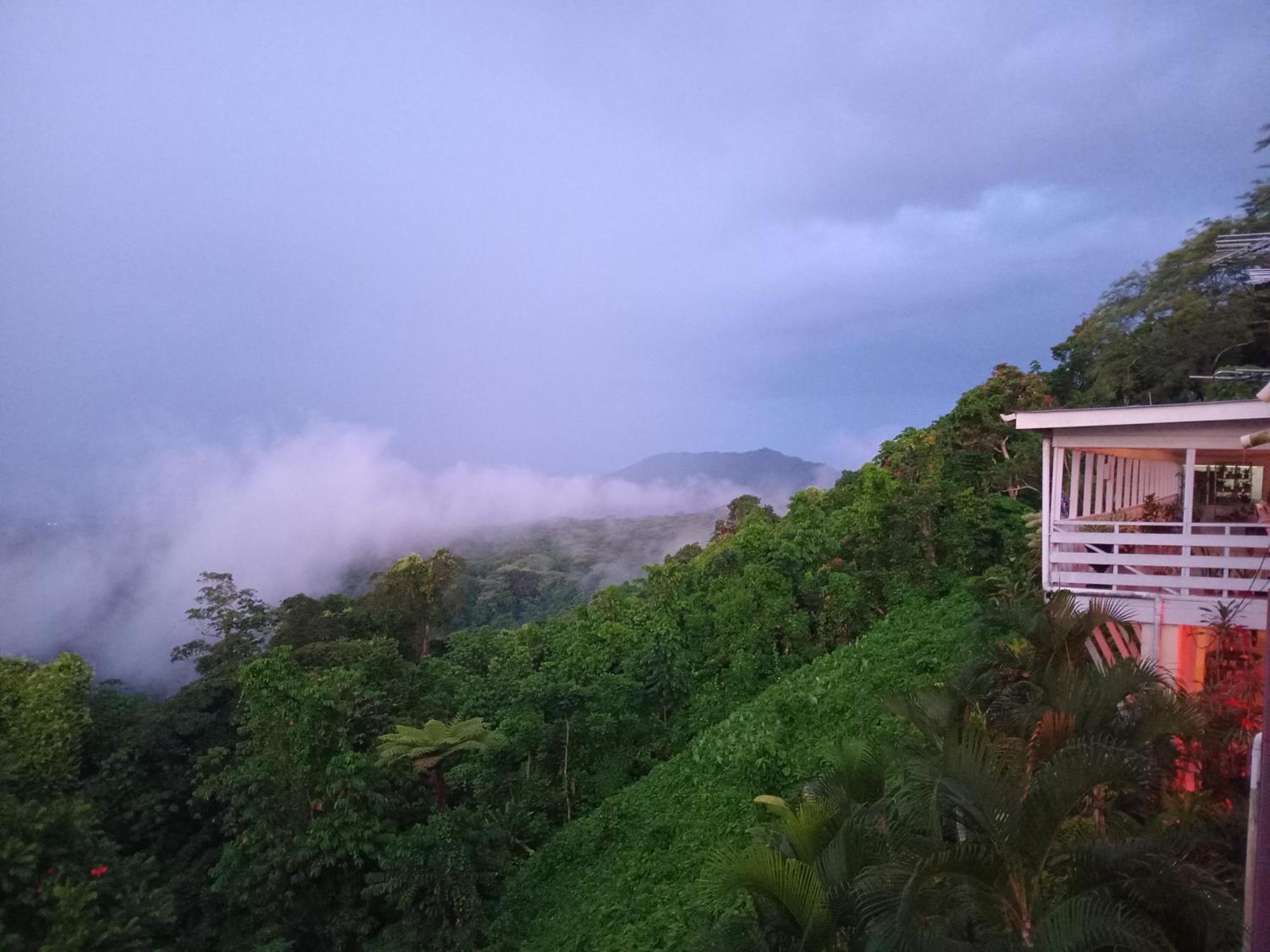 Dave Parker Eco Lodge Hotel Апиа Екстериор снимка