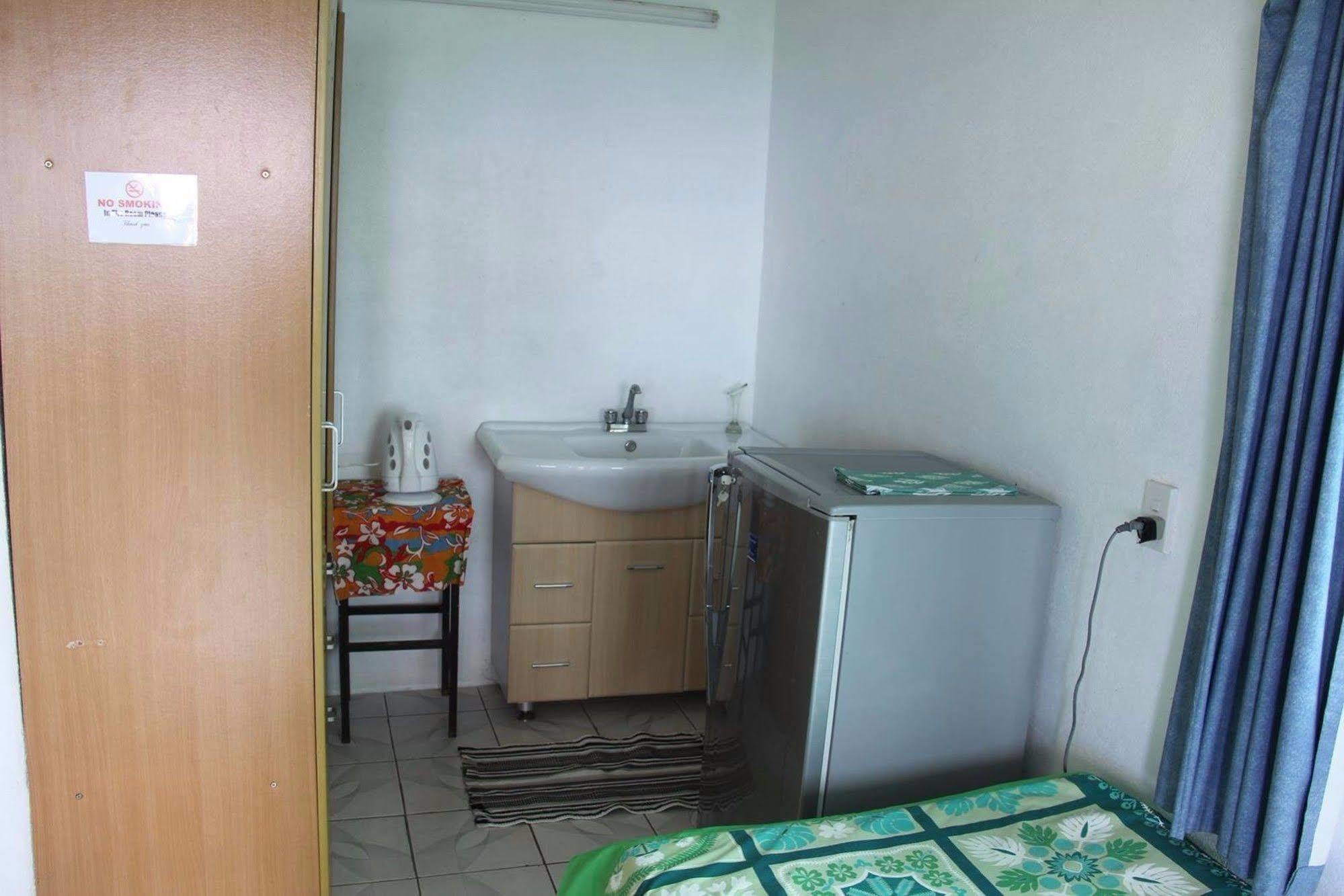 Dave Parker Eco Lodge Hotel Апиа Екстериор снимка